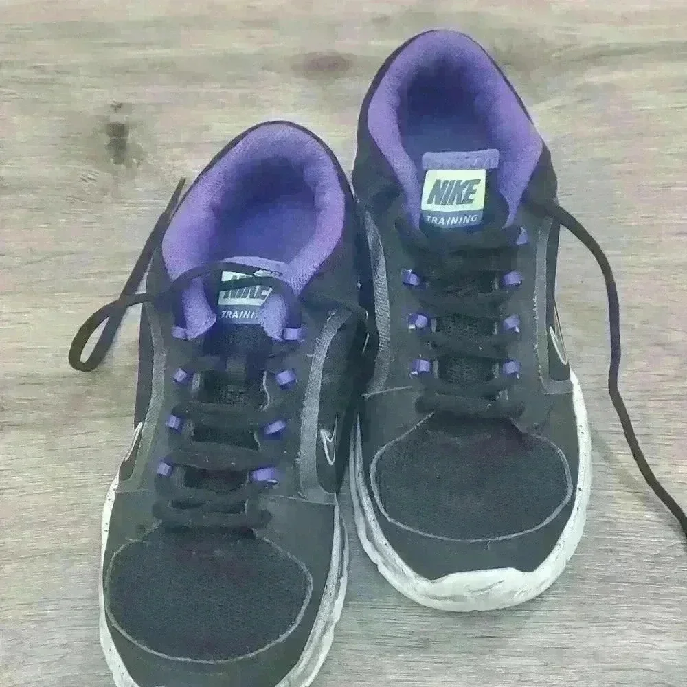 Women's Nike Shoes,  Sz 6.